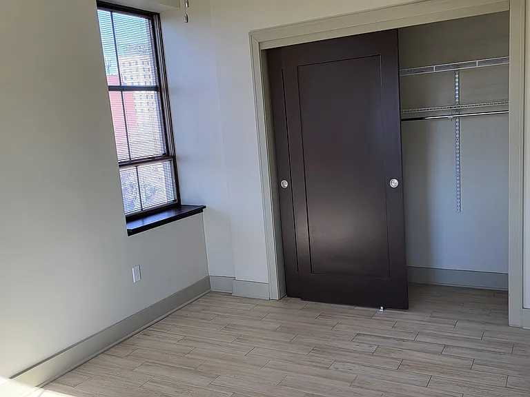 600 W Main St #605 — Photo 7