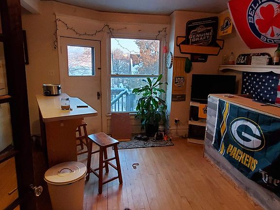 3rd image of 2964 N Maryland Ave #2B