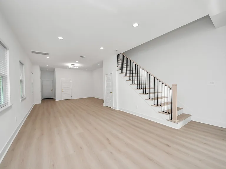 8601 Amadwe St #B — Photo 10