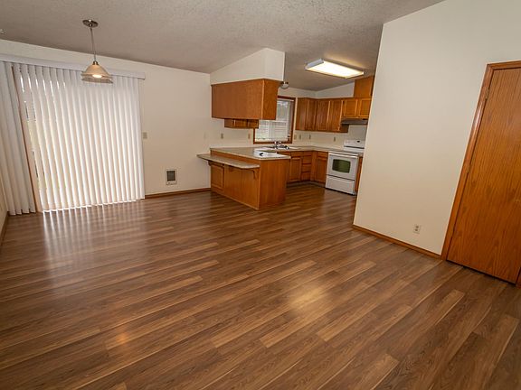 3rd image of 8412 NE Starflower Ct