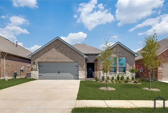 4 bed, 1935 sqft, $3,573 — Photo 2