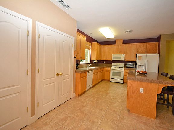 5th image of 2724 Hampton St