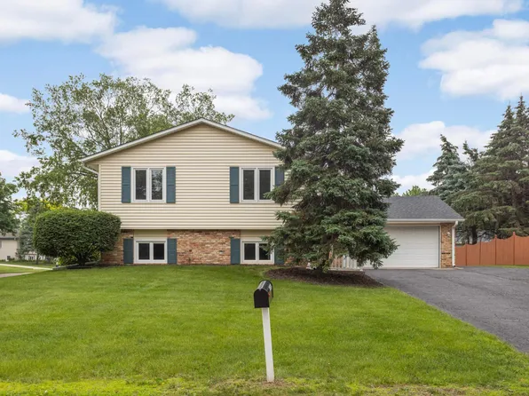 15704 Henna Ct, Apple Valley, MN 55124