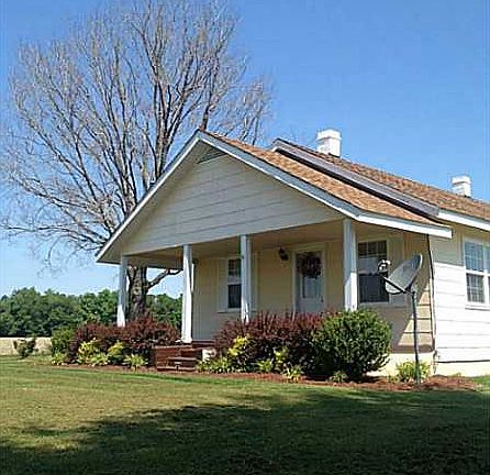 2nd image of 32685 Barnes Church Cir