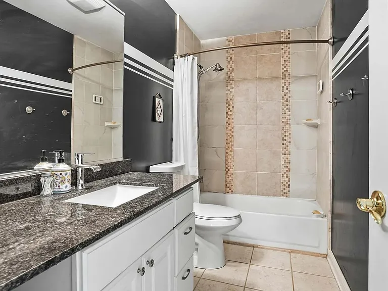 10629 Erie Dr — Photo 24