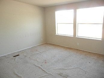 4th image of 4082 S Leonard Ave