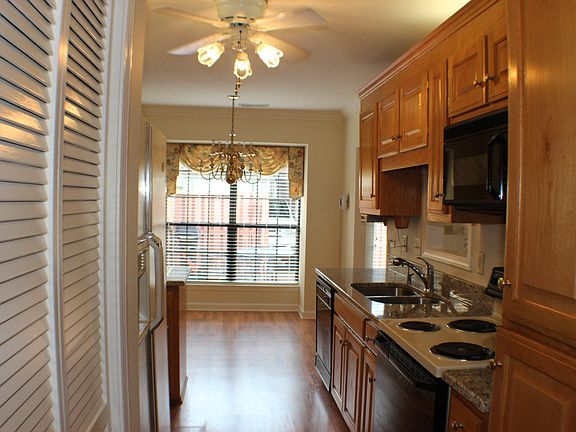 Eating Area beside Kitchen