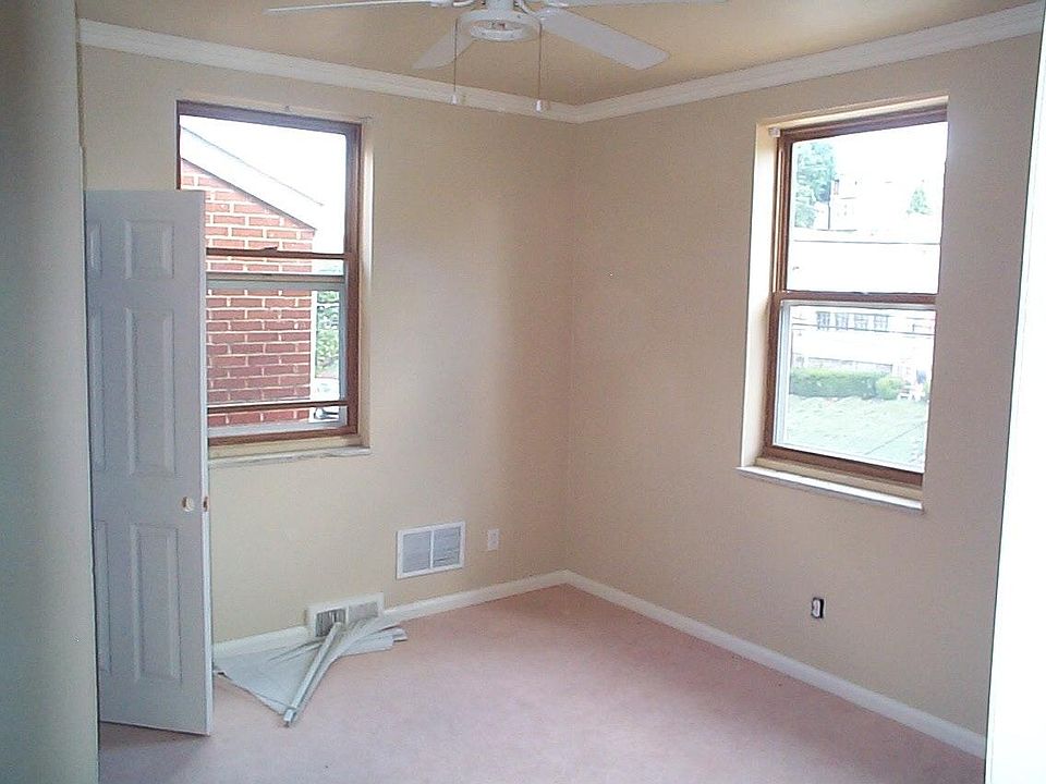2nd image of 1312 Woodbourne Ave APT 2