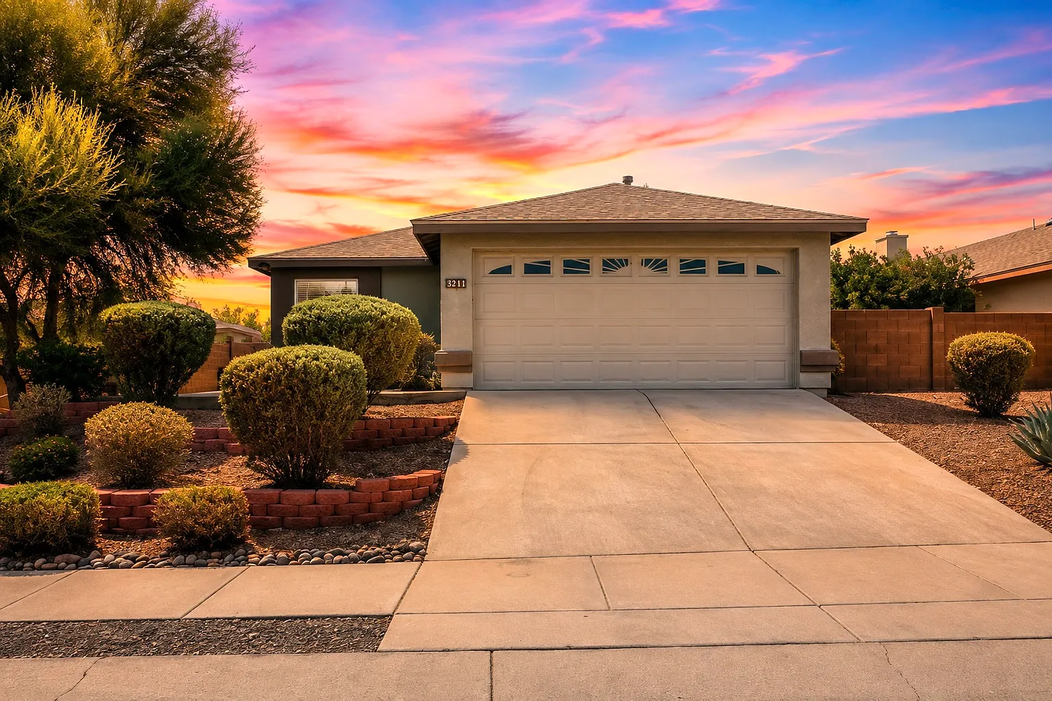 3 bed, 1285 sqft, $2,200 — Photo 1
