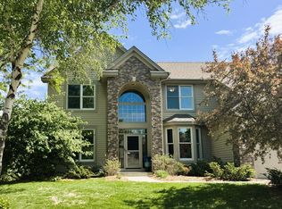 8043 Spruce Trl, Eden Prairie, MN 55347