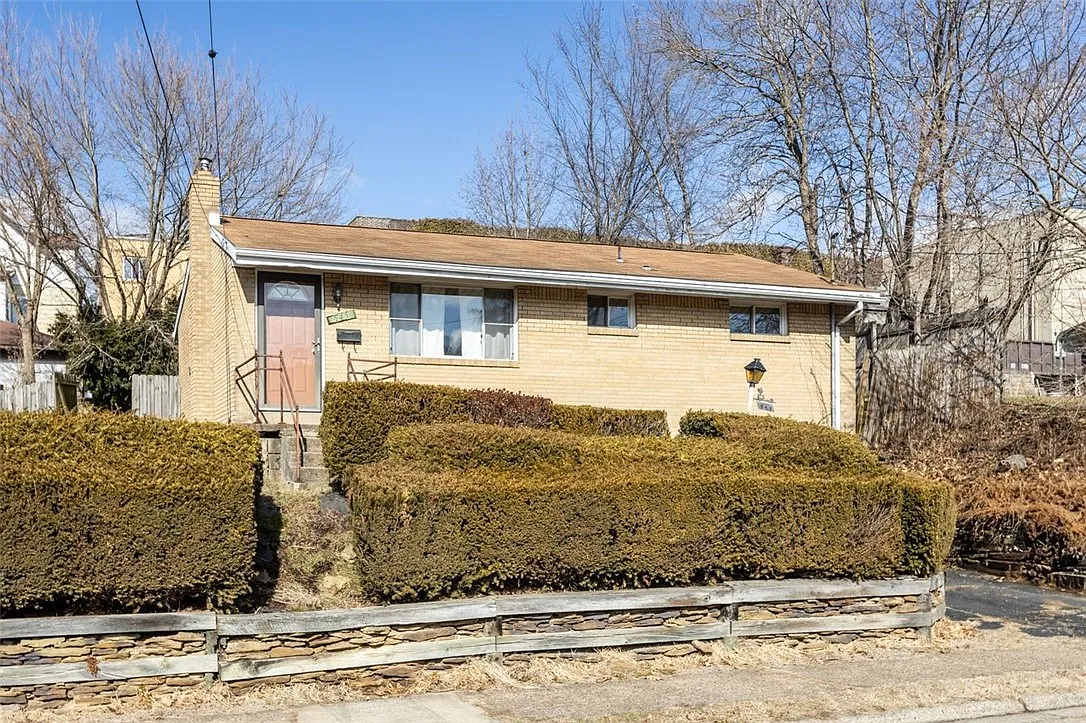545 Lincoln Ave photo 1