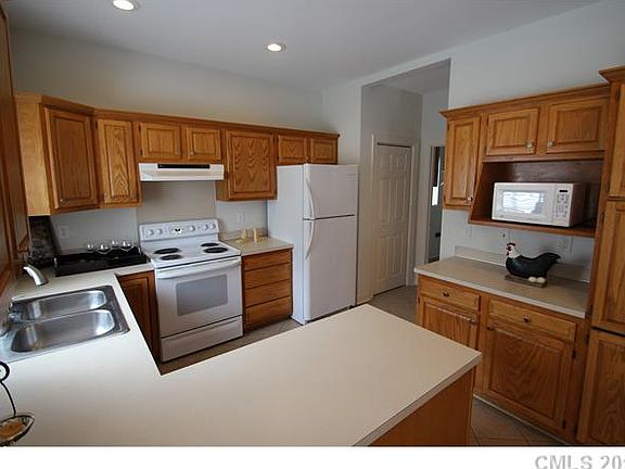 5th image of 4275 Fellows Ln