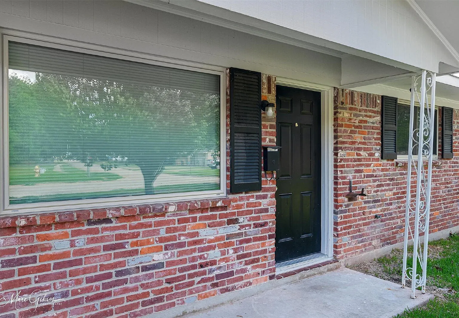 3 bed, 1.5 bath, 1074 sqft, $1,300 — Photo 3