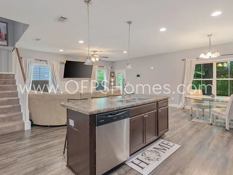 193 Johnson Ct — Photo 14