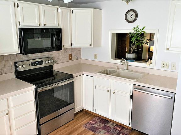 4th image of 1106 Williamsburg Dr