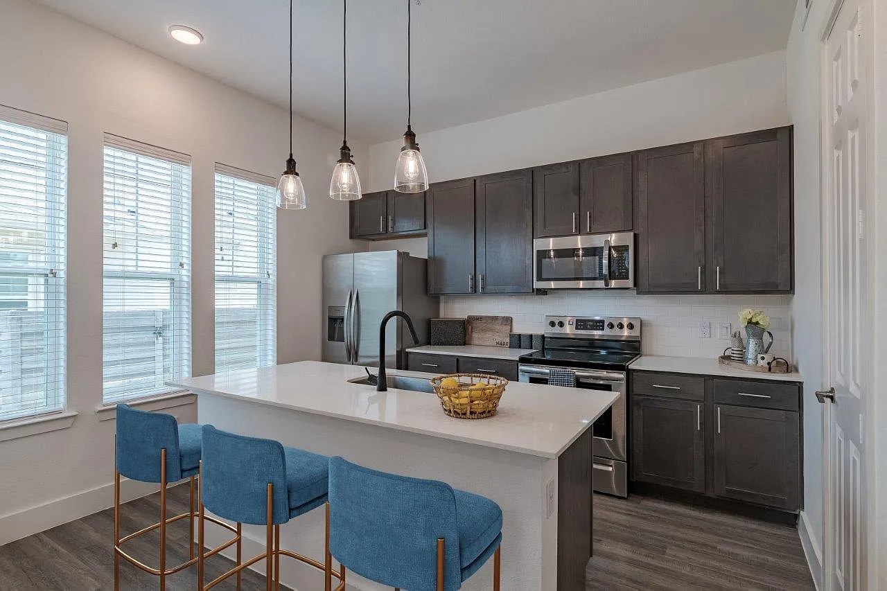 Elevate at Skyline Townhomes — Photo 2