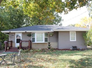3648 66th St, Urbandale, IA 50322
