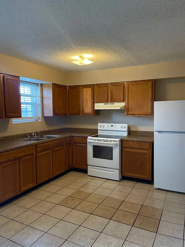 2 bed, 2.0 bath, 1120 sqft, $1,300 — Photo 3