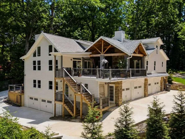 4039 Tall Pine Dr, Marietta, GA 30062