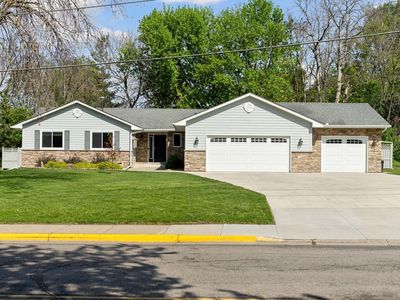 1445 Bay Dr SE, Forest Lake, MN, 55025