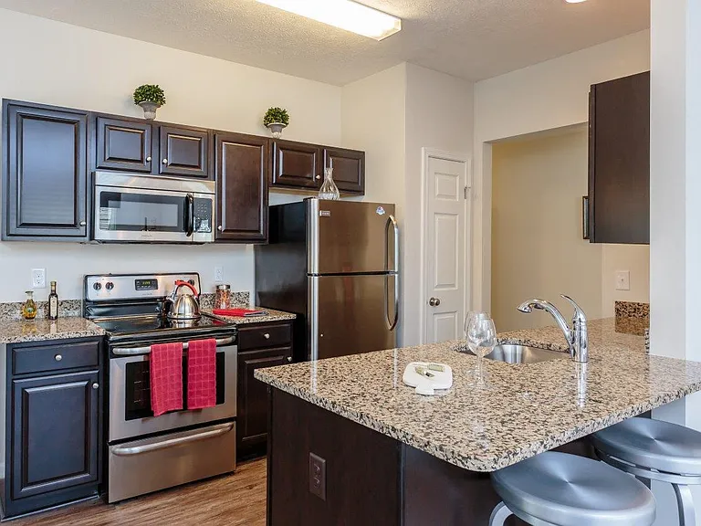 Auburn Creek Apartment Homes — Photo 2