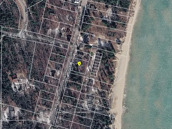 37710 Kings Hwy, Beaver Island, MI 49782