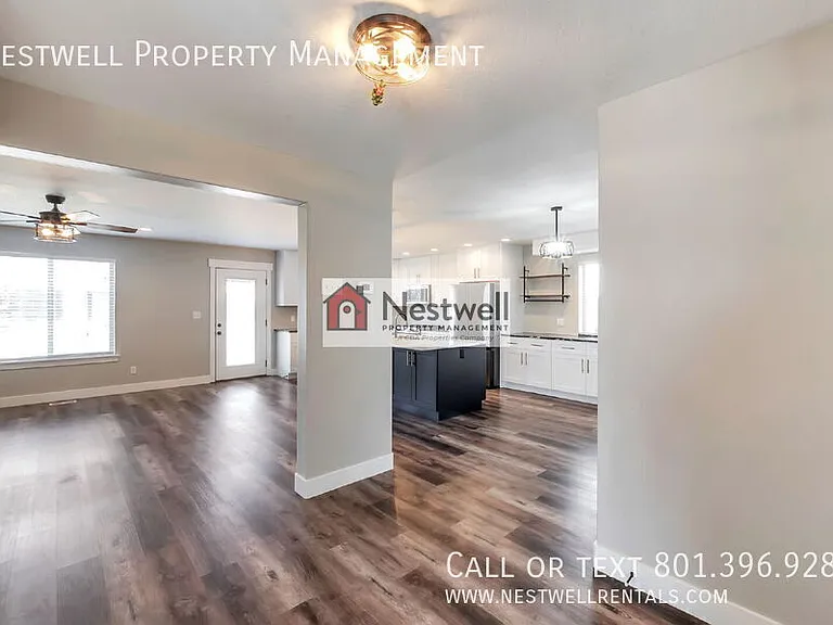 35 E Water Ln — Photo 9