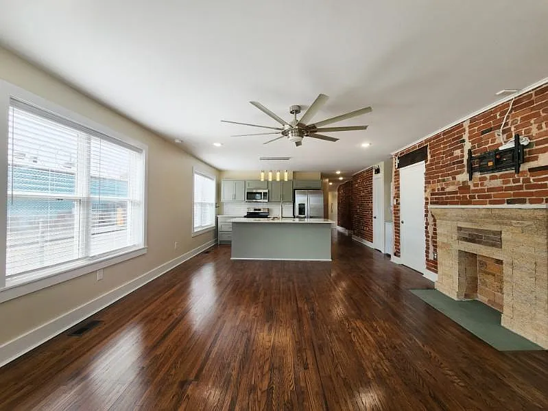 2 bed, $1,295 — Photo 2