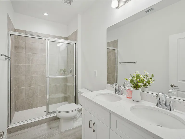 Juniper Pointe Townhomes — Photo 19