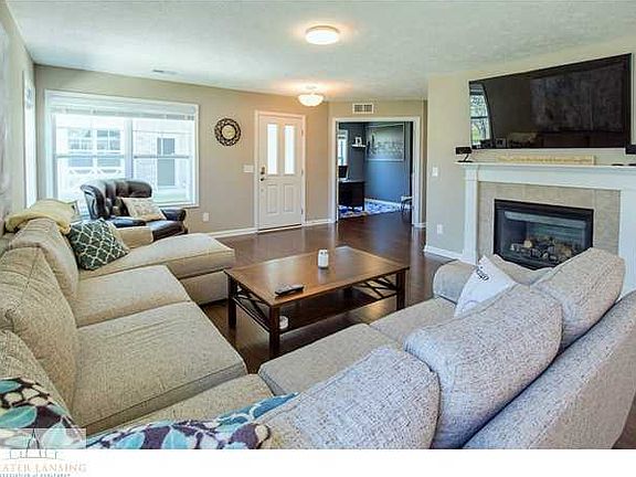 5th image of 3170 E Hamlet Cir