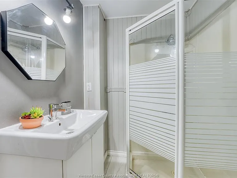 2309 Alexis Rd — Photo 22