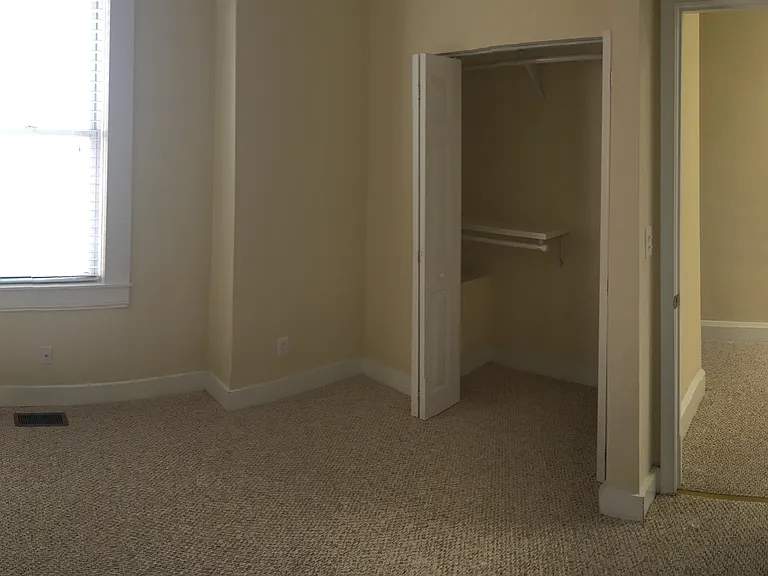 725 Grundy St — Photo 16