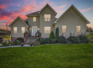 200 Lakefront Ln, Bluff City, TN 37618