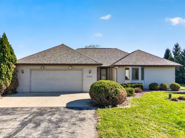 N1630 North Rd, Greenville, WI 54942
