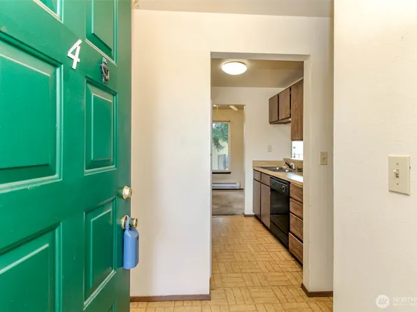 1102 8th Street NE #4, Auburn, WA 98002