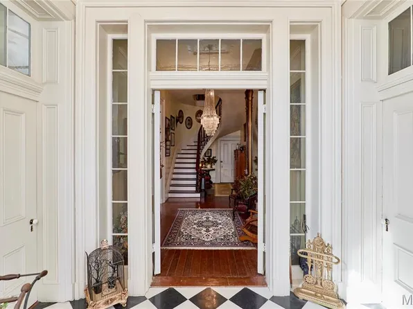 320 N Main St, Louisiana, MO 63353