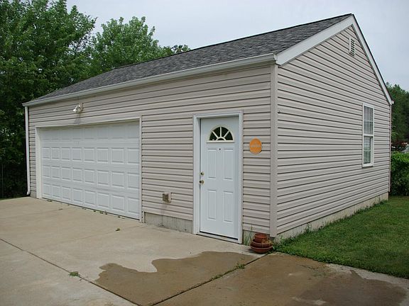 2 car detached garage