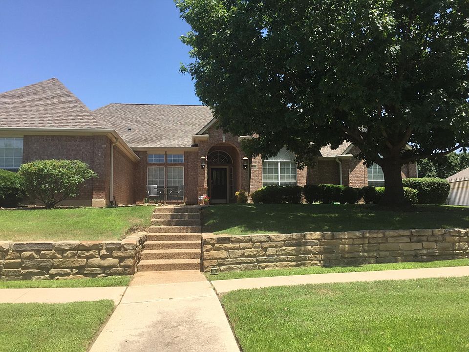 1st image of 1210 Normandy Dr