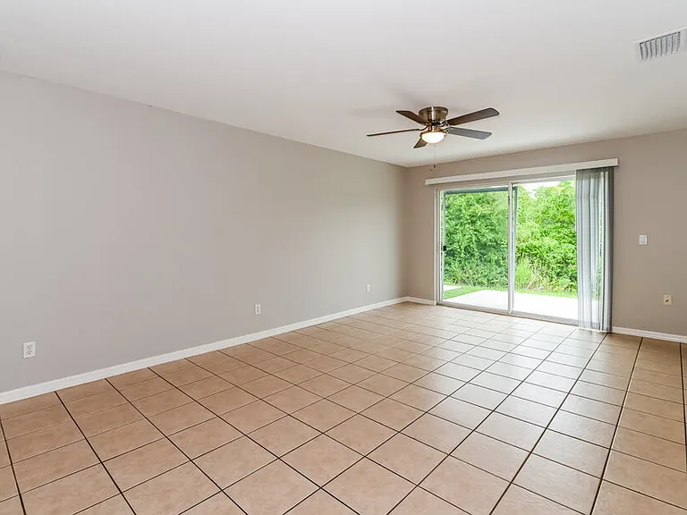 736 Jack Ave S — Photo 5