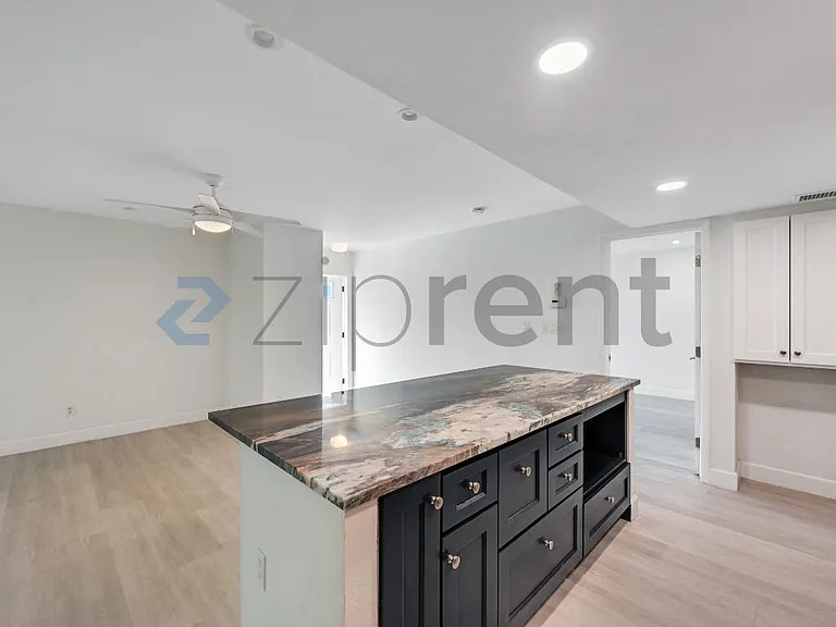 232 Palm Dr #6 — Photo 13