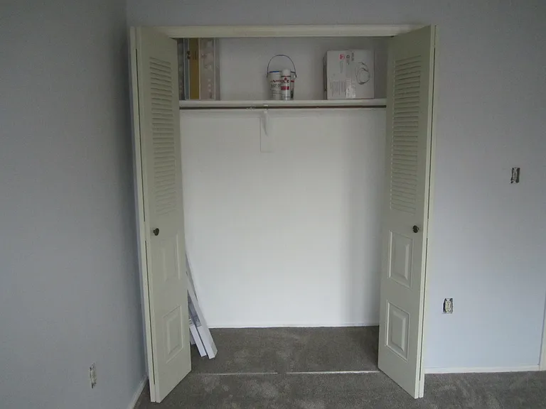 92 Versailles Ct — Photo 18