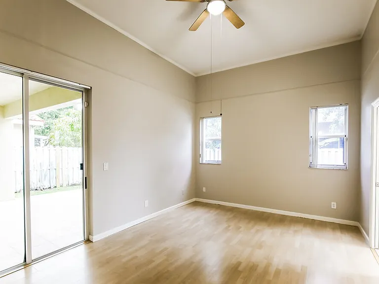 5401 SW 132nd Ter — Photo 9