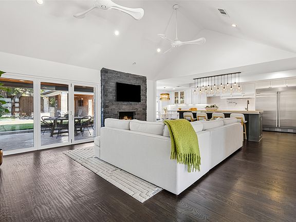 3rd image of 12023 Fieldwood Ln