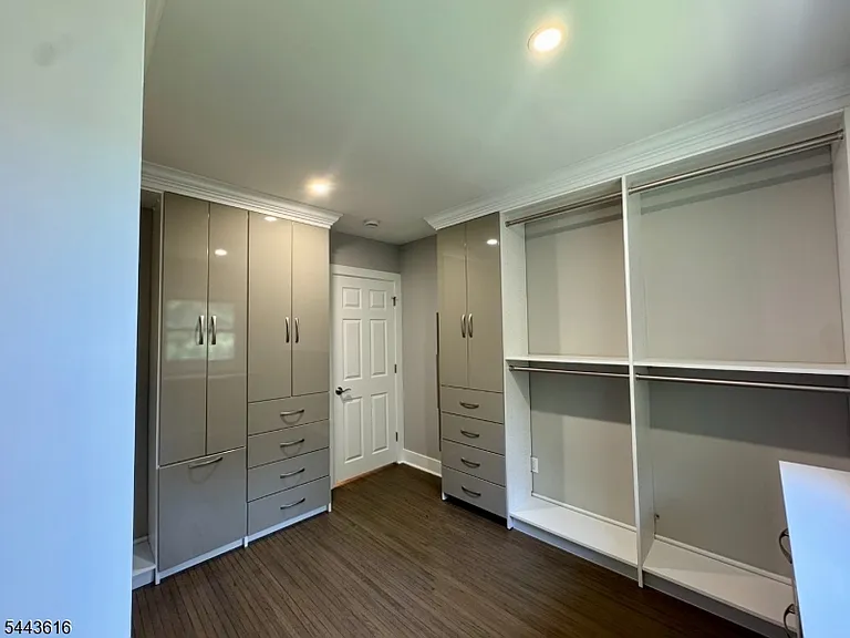 323 Parry Rd — Photo 15