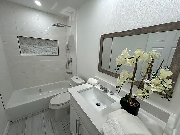 5th image of 8545 Midpark Rd APT 9