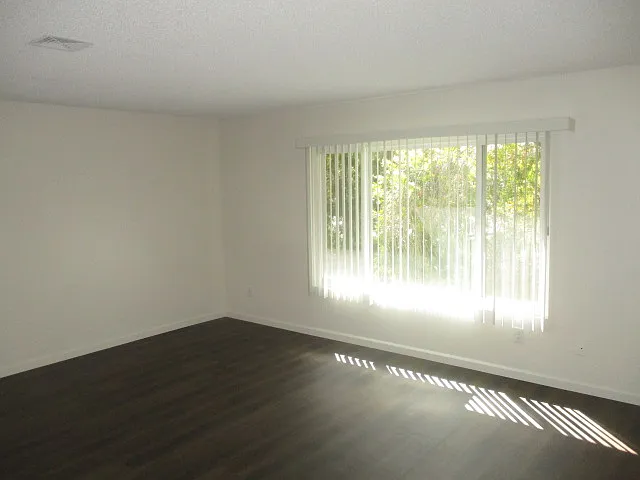 1 bed, 735 sqft, $1,930 — Photo 2