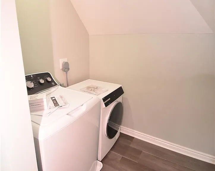 219 W Burke St #2 — Photo 14