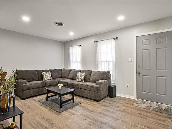 3rd image of 6335 Phobus Dr