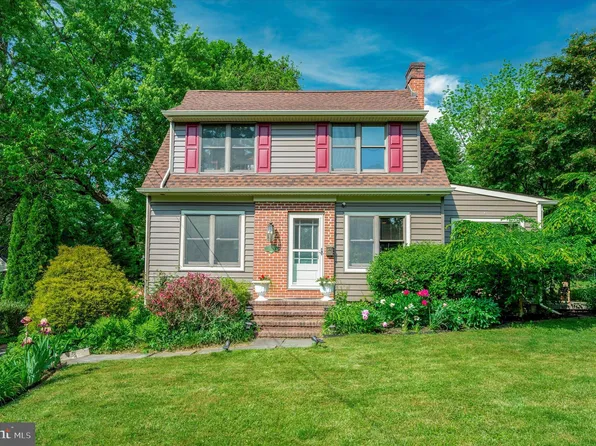 207 S Swarthmore Ave, Swarthmore, PA 19081