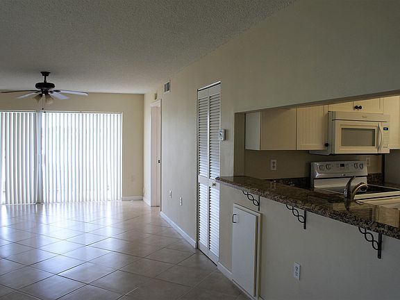 5th image of 11101 Glenmoor Dr #11101